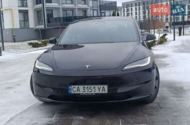 Седан Tesla Model 3 2024 в Черкасах