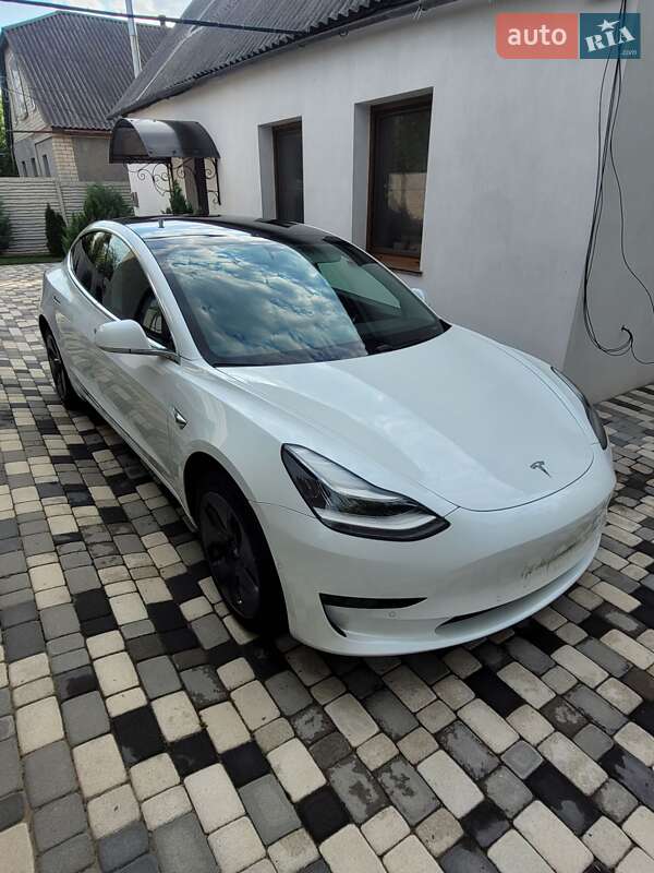 Седан Tesla Model 3 2019 в Харкові