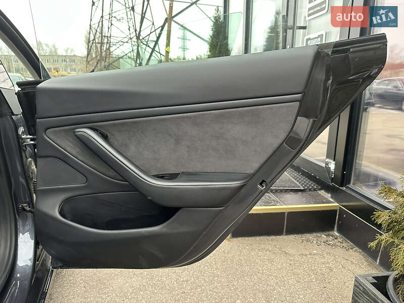 Седан Tesla Model 3 2018 в Харкові