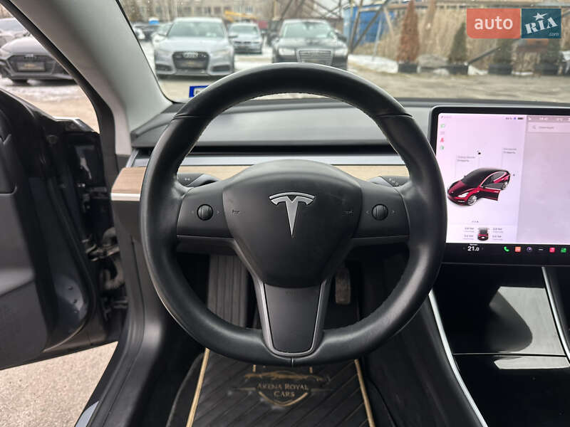 Седан Tesla Model 3 2018 в Харкові
