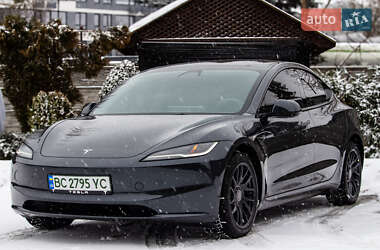 Седан Tesla Model 3 2024 в Львове