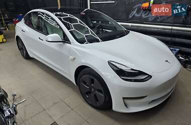 Седан Tesla Model 3 2021 в Киеве