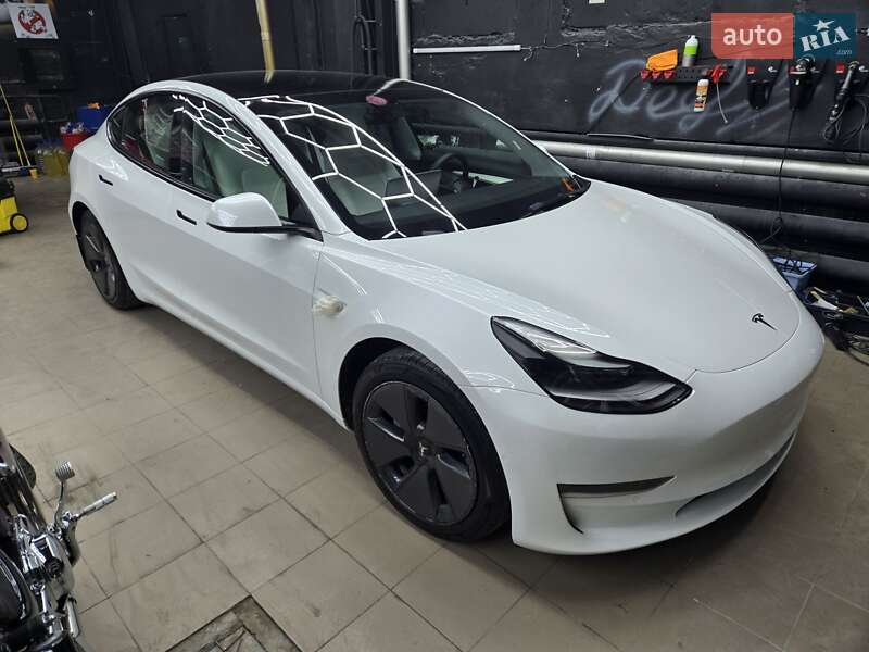 Седан Tesla Model 3 2021 в Киеве фото Седан Tesla Model 3 2021 в Киеве