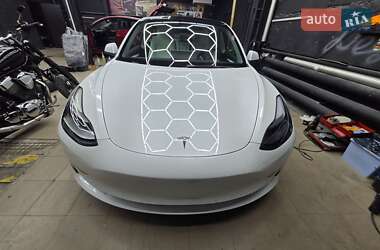 Седан Tesla Model 3 2021 в Києві