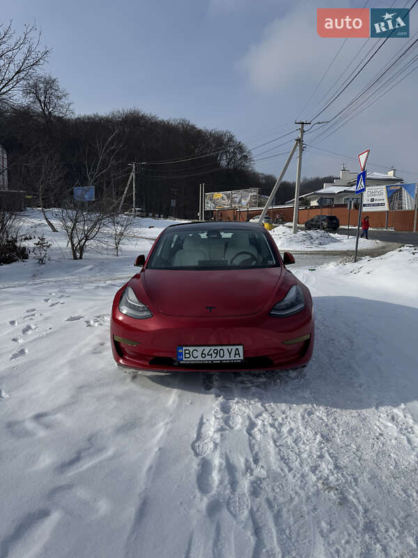 Седан Tesla Model 3 2020 в Львові