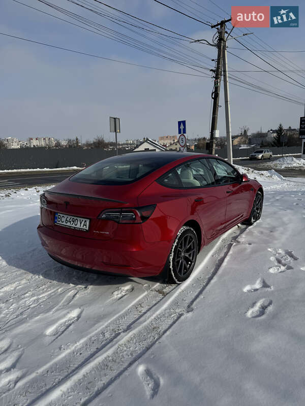 Седан Tesla Model 3 2020 в Львові