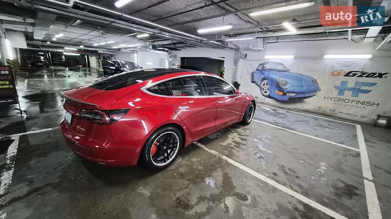 Седан Tesla Model 3 2018 в Киеве