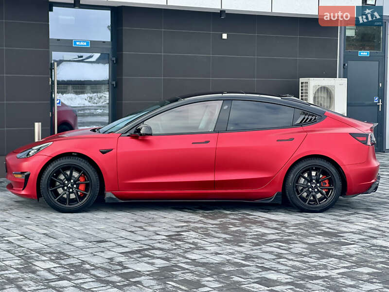 Седан Tesla Model 3 2019 в Львове