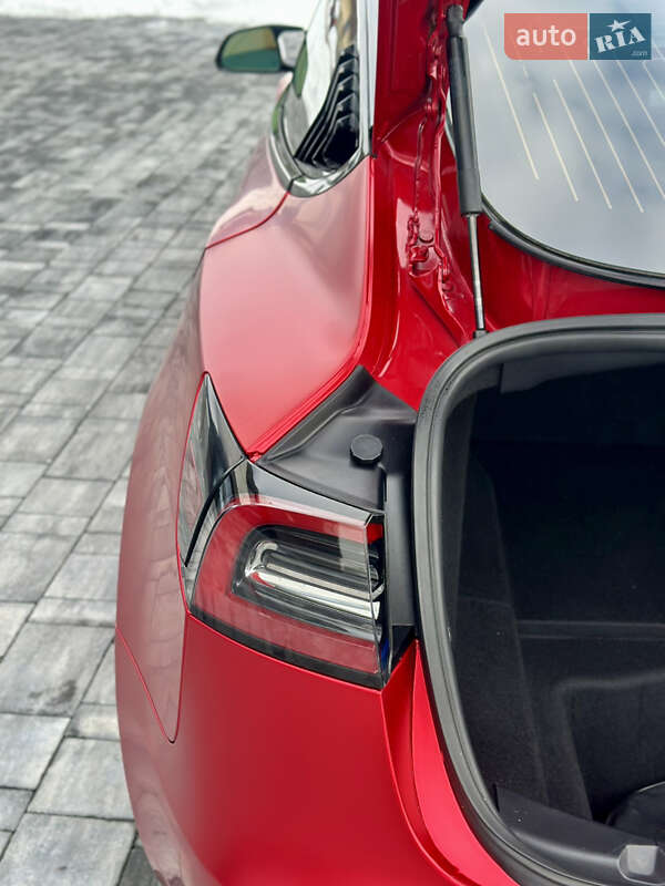 Седан Tesla Model 3 2019 в Львове