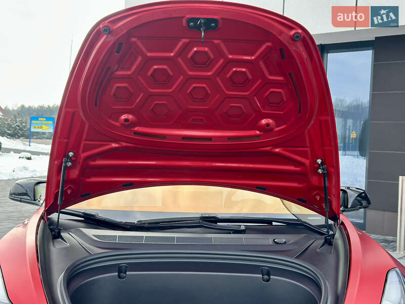 Седан Tesla Model 3 2019 в Львове