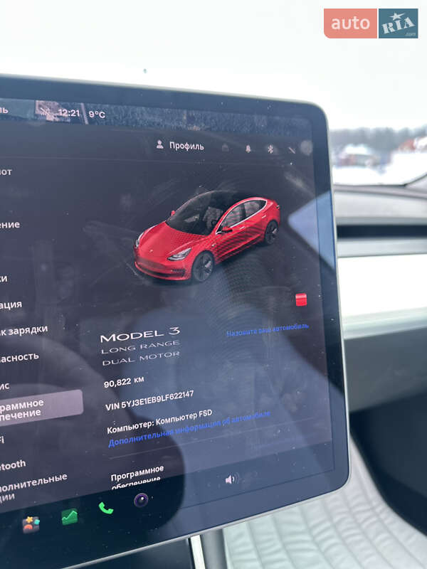Седан Tesla Model 3 2019 в Львове