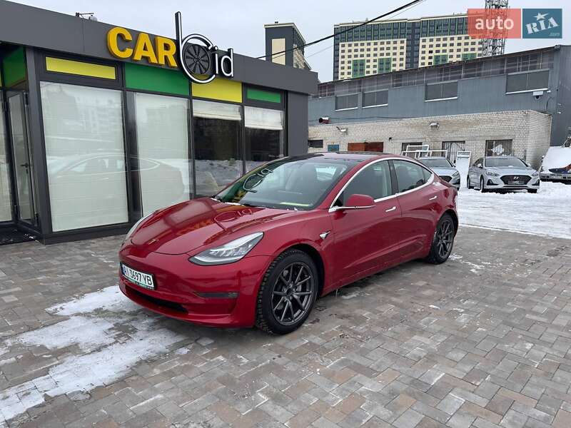 Седан Tesla Model 3 2018 в Киеве