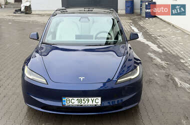 Седан Tesla Model 3 2024 в Львове