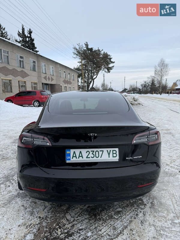 Седан Tesla Model 3 2021 в Чернігові