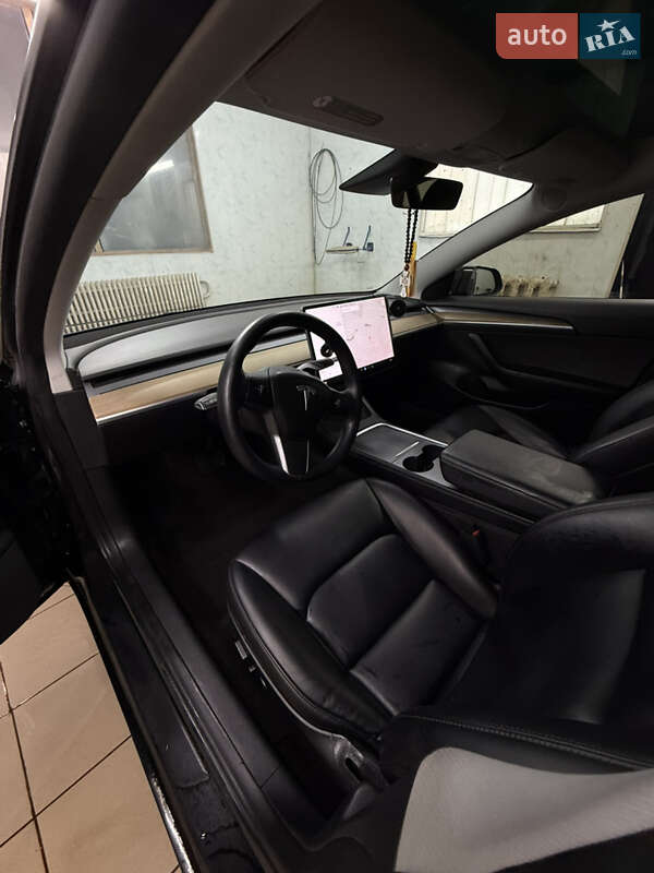 Седан Tesla Model 3 2021 в Чернігові