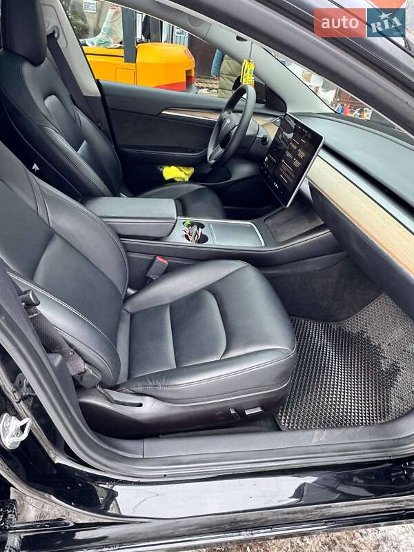 Седан Tesla Model 3 2022 в Житомире