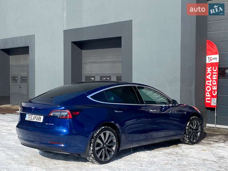 Седан Tesla Model 3 2020 в Киеве