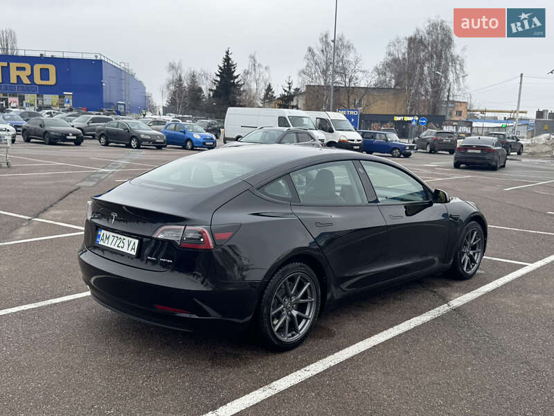Седан Tesla Model 3 2022 в Житомире