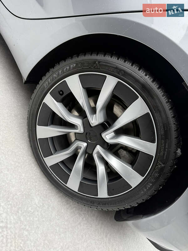 Седан Tesla Model 3 2025 в Харкові