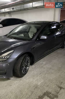 Седан Tesla Model 3 2019 в Киеве
