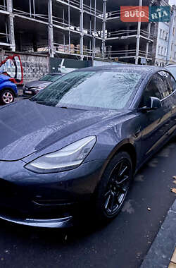 Седан Tesla Model 3 2019 в Киеве