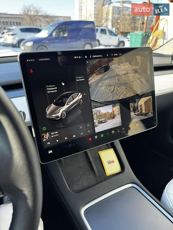 Седан Tesla Model 3 2022 в Киеве