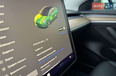 Седан Tesla Model 3 2023 в Львове