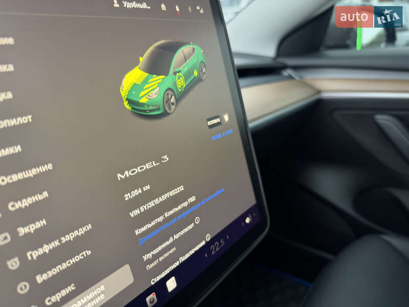 Седан Tesla Model 3 2023 в Львове