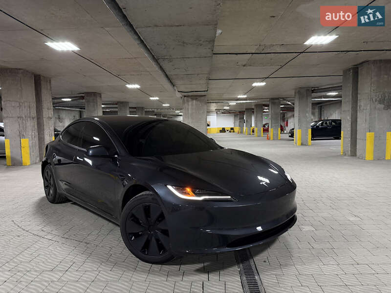 Седан Tesla Model 3 2025 в Тернополе