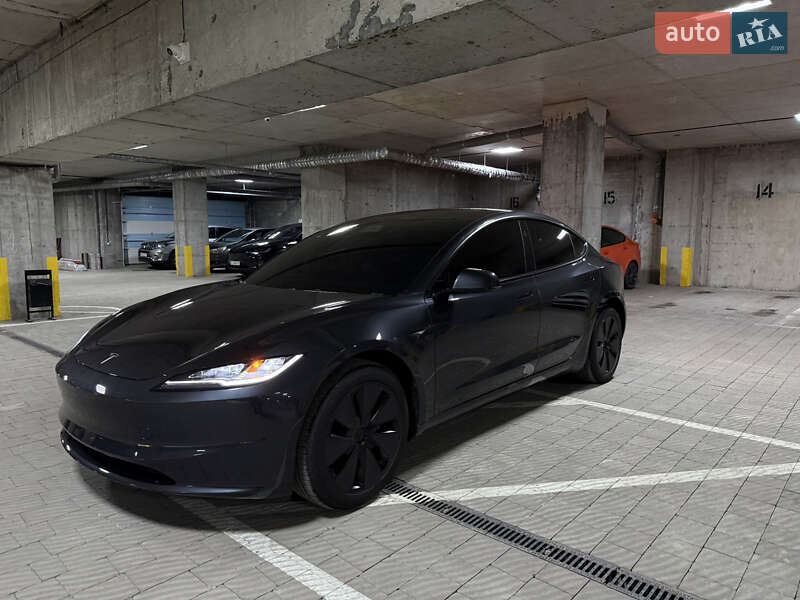 Седан Tesla Model 3 2025 в Тернополе