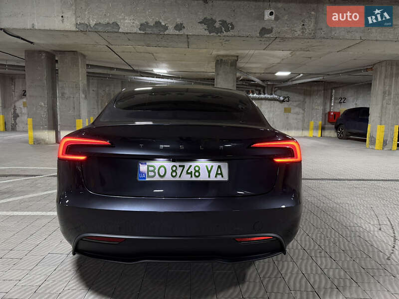 Седан Tesla Model 3 2025 в Тернополе