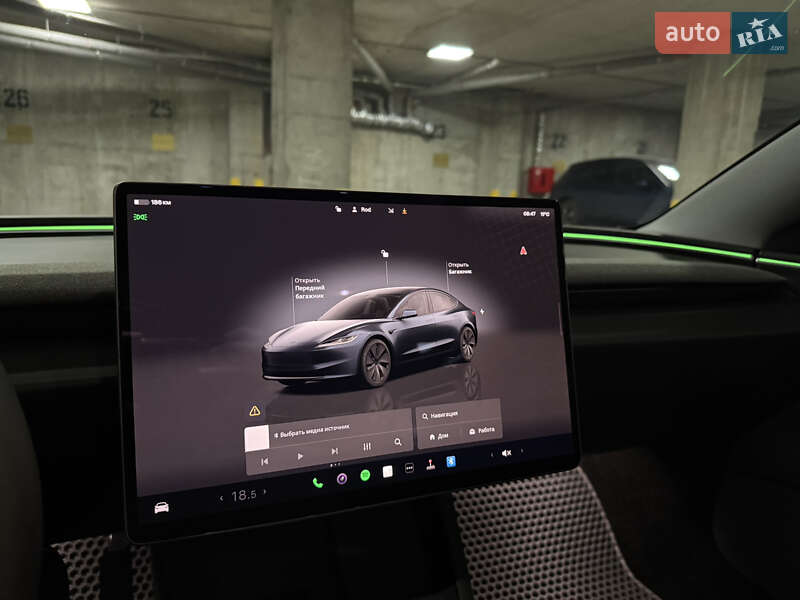 Седан Tesla Model 3 2025 в Тернополе