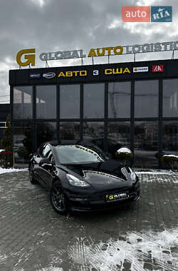 Седан Tesla Model 3 2021 в Львове