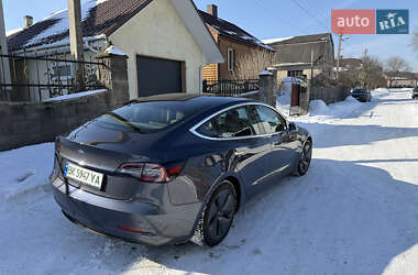 Седан Tesla Model 3 2019 в Ровно