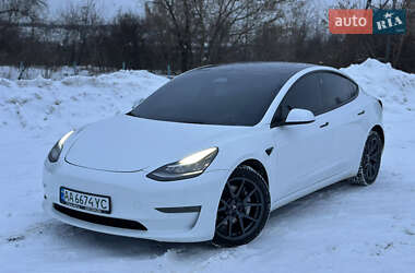 Седан Tesla Model 3 2021 в Києві