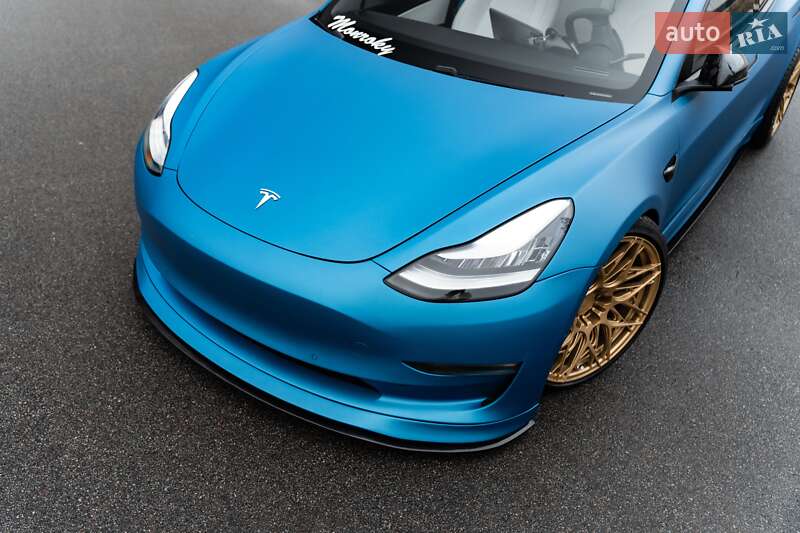 Седан Tesla Model 3 2018 в Киеве