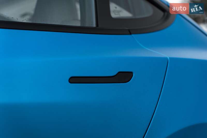 Седан Tesla Model 3 2018 в Киеве