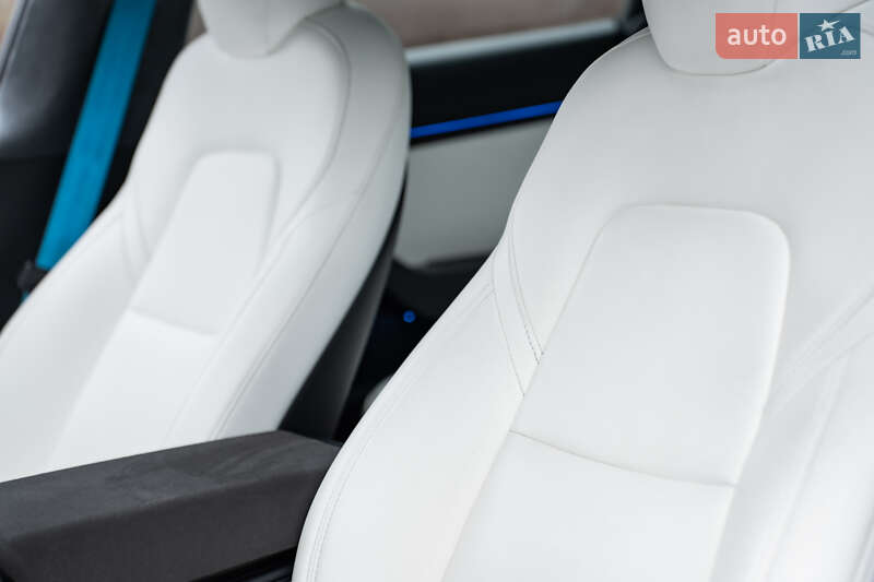 Седан Tesla Model 3 2018 в Киеве