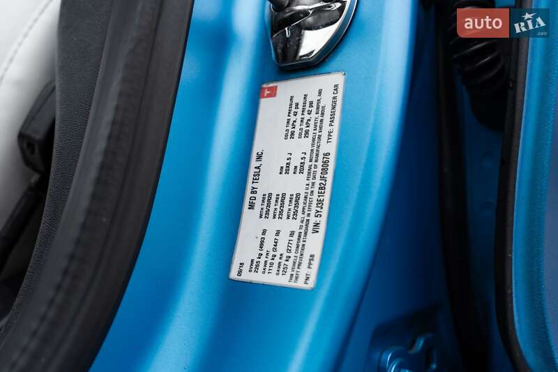 Седан Tesla Model 3 2018 в Киеве