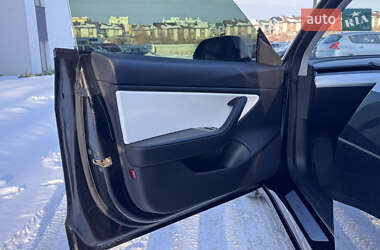 Седан Tesla Model 3 2019 в Рівному