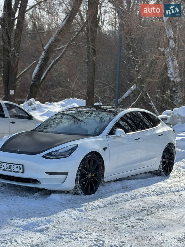 Седан Tesla Model 3 2020 в Хмельницком
