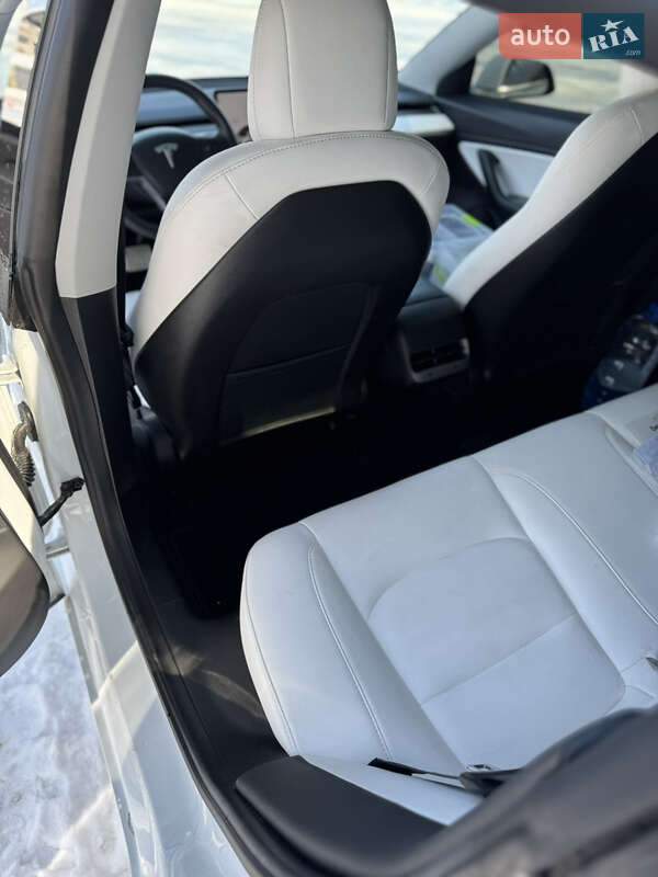 Седан Tesla Model 3 2020 в Хмельницком