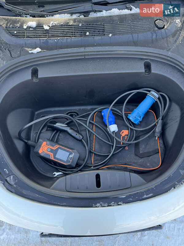 Седан Tesla Model 3 2020 в Хмельницком