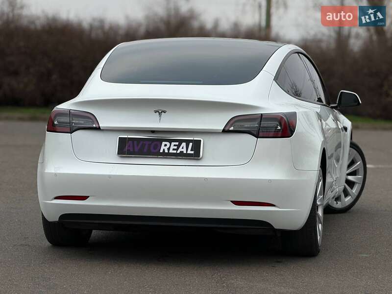 Седан Tesla Model 3 2021 в Кривом Роге