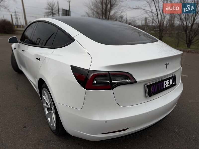 Седан Tesla Model 3 2021 в Кривом Роге
