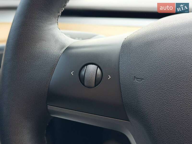 Седан Tesla Model 3 2021 в Кривом Роге