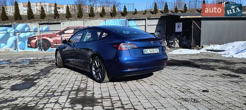 Седан Tesla Model 3 2022 в Дрогобыче