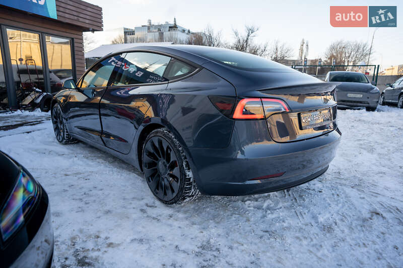 Седан Tesla Model 3 2022 в Києві