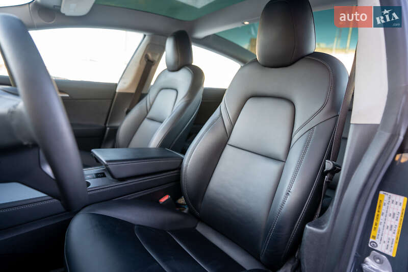 Седан Tesla Model 3 2022 в Києві