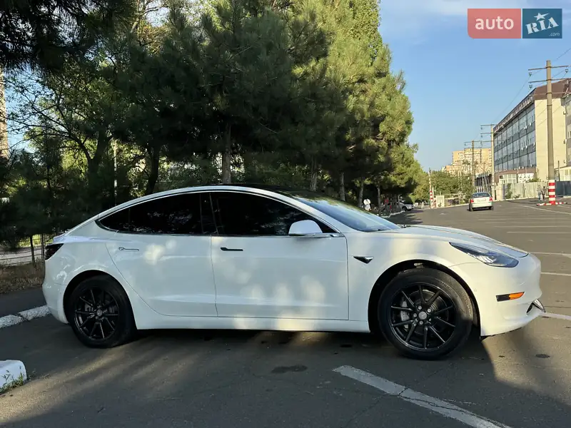Tesla Model 3 2018